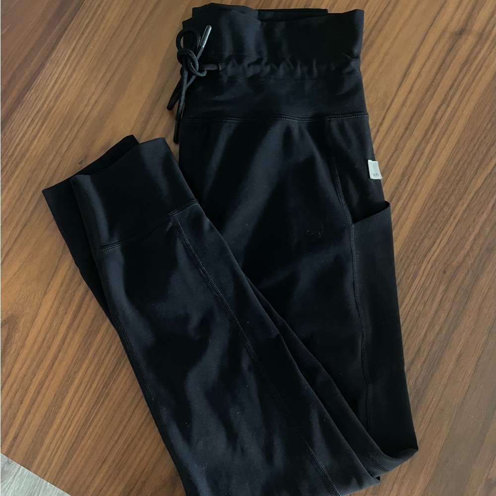 Black Vuori Drawstring Leggings